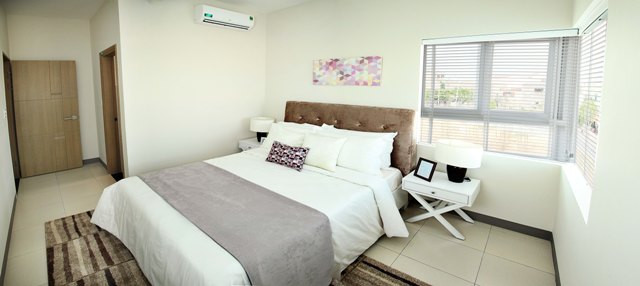 Hình ảnh một góc căn hộ Nest Home với ban công thoáng đãng, mang lại không gian sống trong lành.