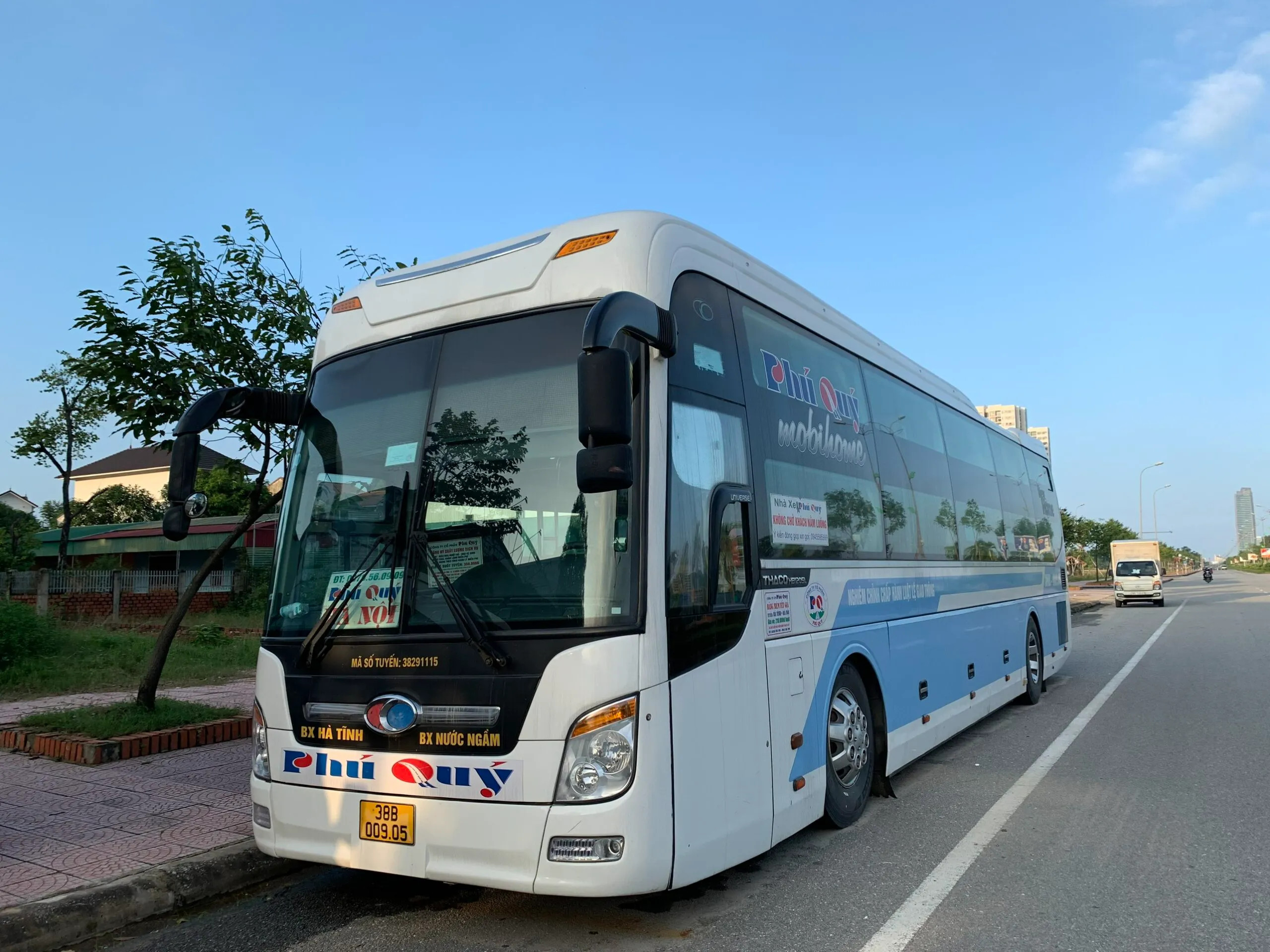 Hình ảnh xe khách chất lượng cao phục vụ chuyến đi từ Hà Tĩnh đến Hà Nội