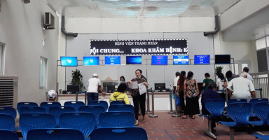 Khu đăng ký khám bệnh tại Bệnh viện Thanh Nhàn, một trong những địa chỉ khám đau đầu tốt ở Hà Nội