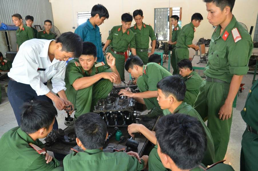 Hình ảnh minh họa về quy trình cấp phát thẻ học nghề cho quân nhân xuất ngũ