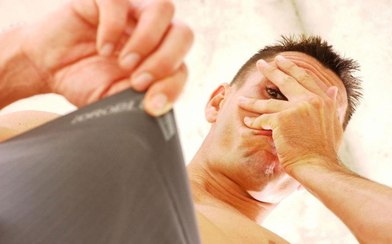 Hình ảnh minh họa về việc chăm sóc sức khỏe sinh lý nam giới