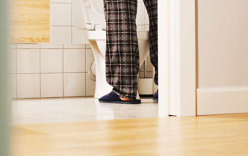 Hình ảnh mô tả việc khám sức khỏe định kỳ, nhấn mạnh tầm quan trọng của việc kiểm tra tổng thể sức khỏe sinh dục.