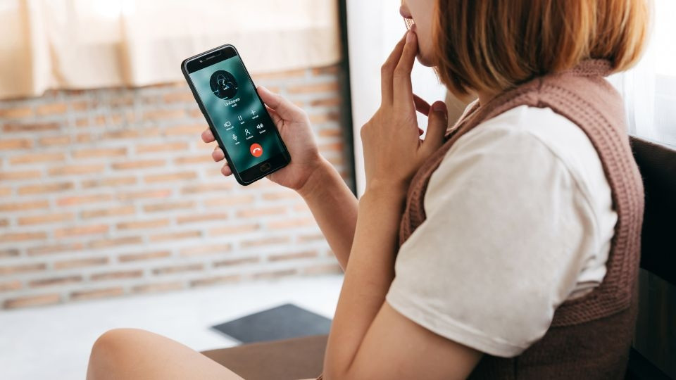 Luôn cảnh giác với các yêu cầu chuyển tiền hoặc cung cấp thông tin cá nhân qua điện thoại