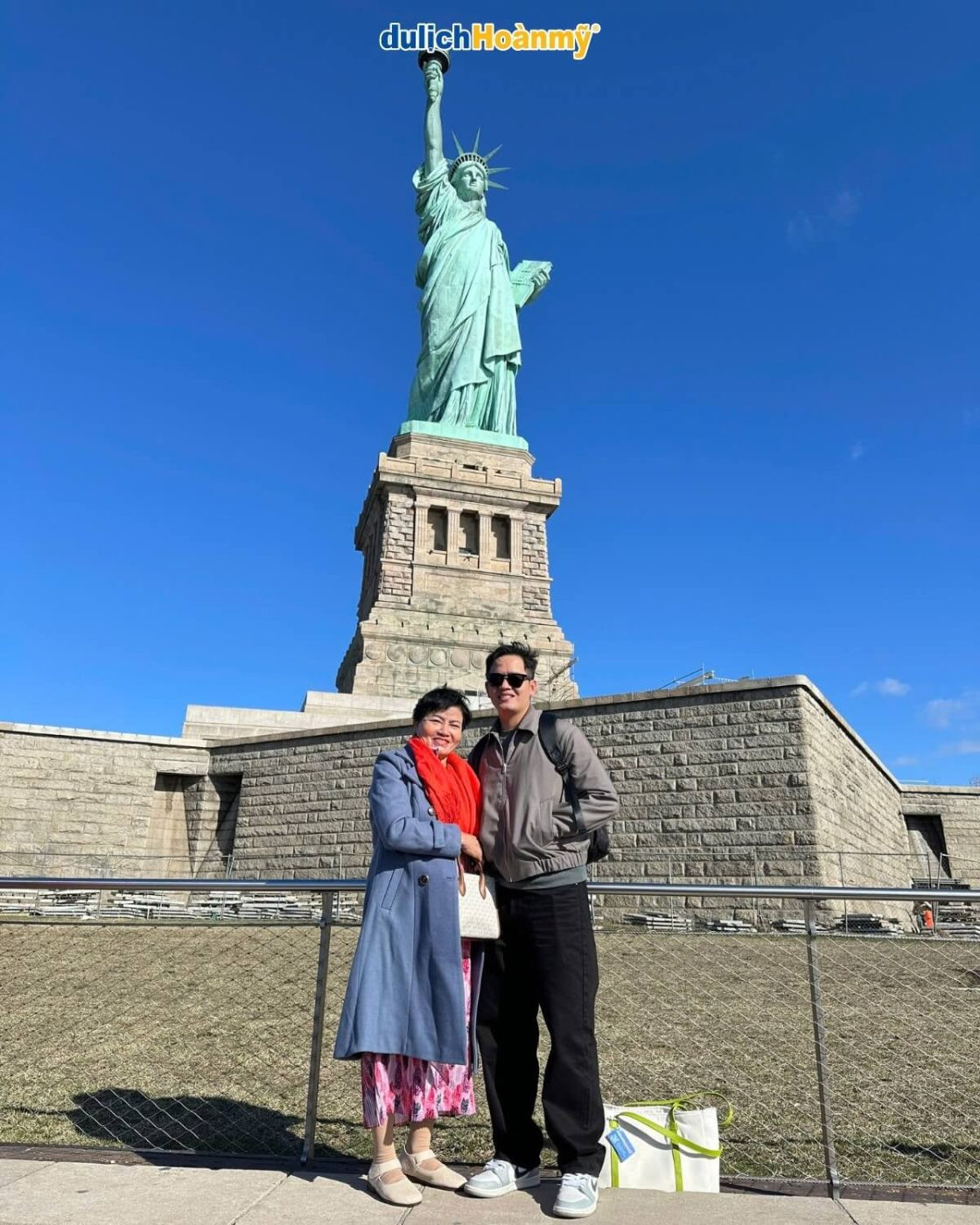 Những góc thả dáng cực đẹp trên phà di chuyển của khách hàng