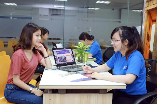 Vì sao cần học nghiệp vụ tư vấn du học?