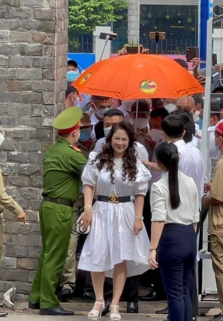 Ảnh lan truyền sai sự thật về việc bà Nguyễn Phương Hằng đang ở đâu sau khi ra tù.