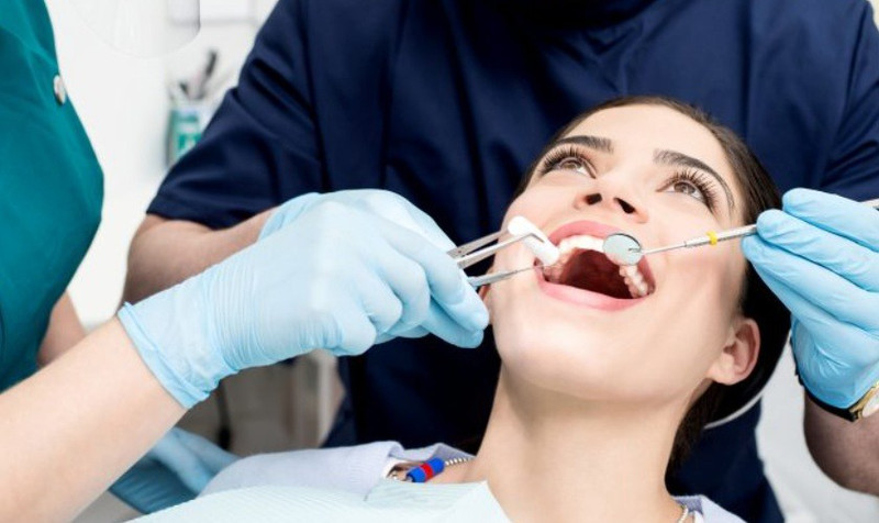 Bác sĩ nhổ răng khôn chuyên nghiệp