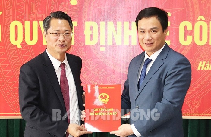 Chủ tịch UBND tỉnh Hải Dương trao quyết định bổ nhiệm Trưởng Ban Quản lý các Khu Công Nghiệp tỉnh Hải Dương