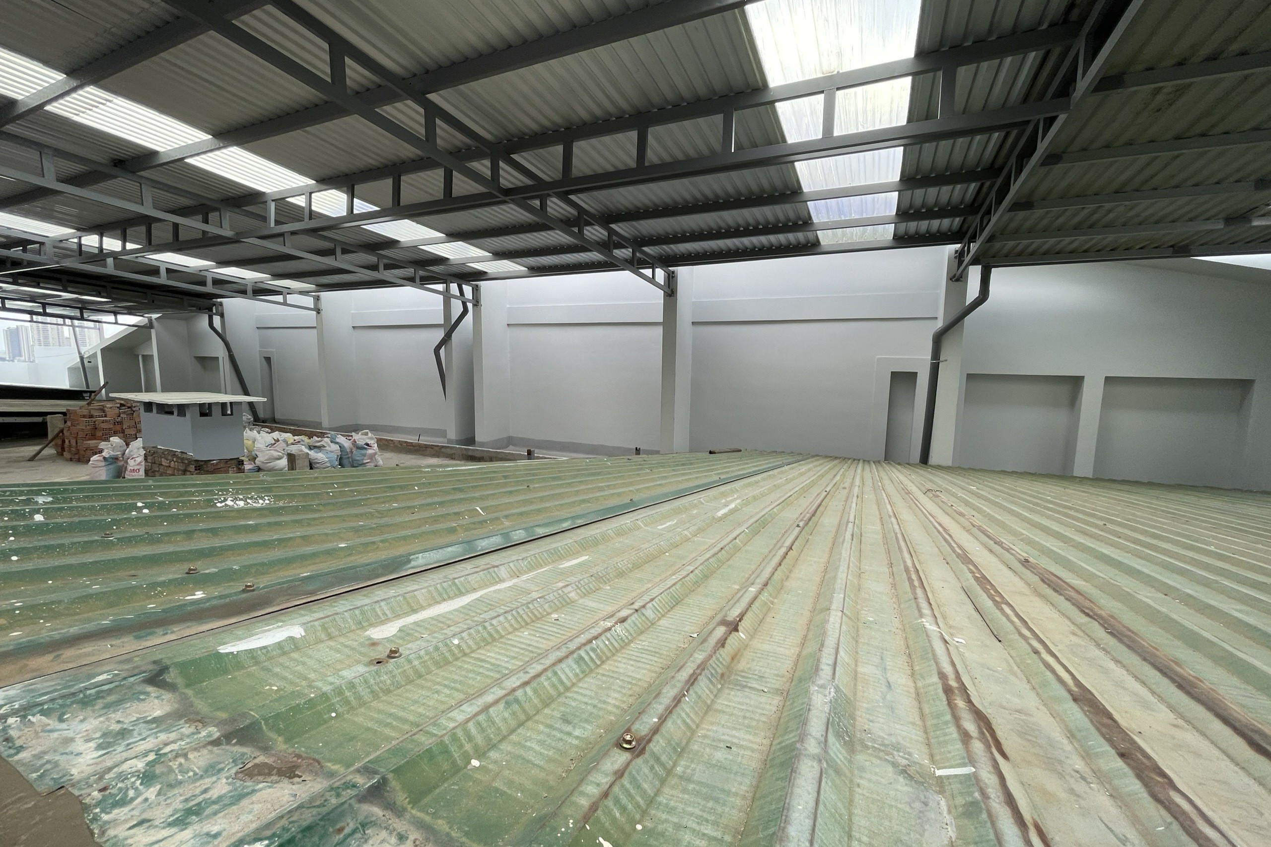 Công trình cải tạo trên tầng thượng chung cư Bình Minh Thủ Đức gây tranh cãi