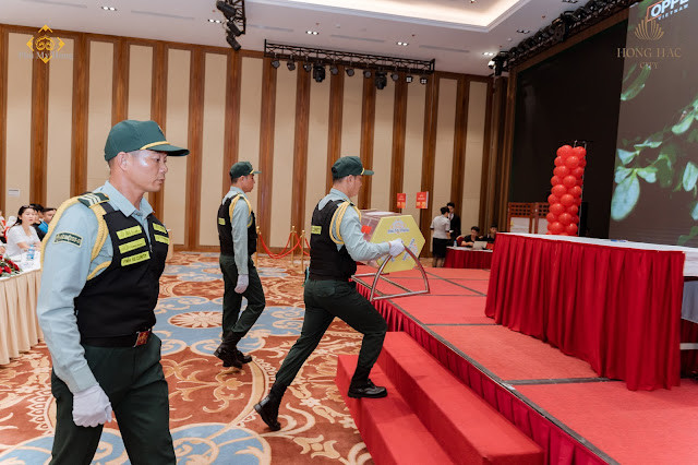 Khách hàng tham dự sự kiện tư vấn về cơ hội đầu tư căn hộ chung cư Northern Diamond