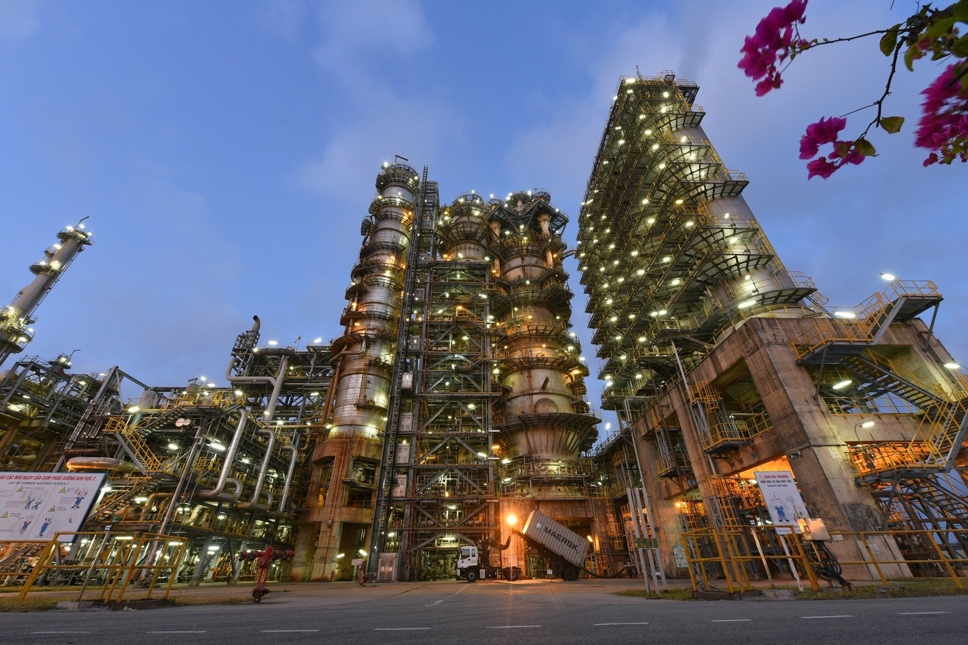 Phân xưởng RFCC, trái tim của dự án nhà máy Lọc dầu Dung Quất, nơi diễn ra các quy trình công nghệ cốt lõi