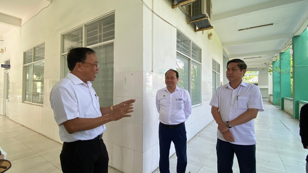 Phó Chủ tịch UBND tỉnh khảo sát phòng khám KCN Điện Nam Điện Ngọc