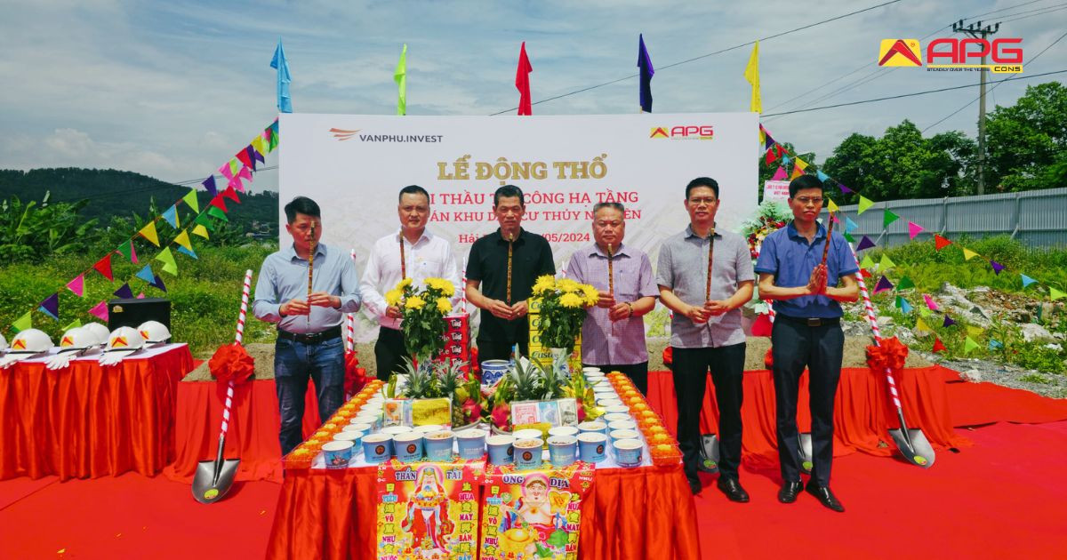 Quang cảnh lễ động thổ dự án Vlasta Thủy Nguyên với sự tham gia của đại diện Văn Phú Invest và APGCONS.