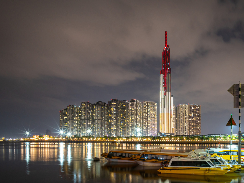 Toàn cảnh dự án chung cư Vinhomes Central Park quận Bình Thạnh với tòa Landmark 81