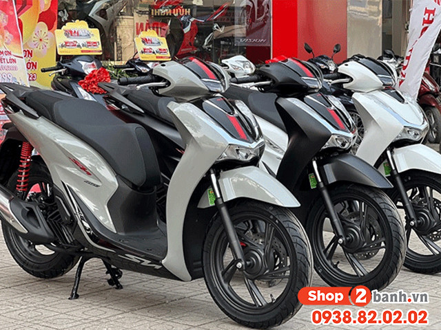 Vị trí bình ắc quy xe SH 125 dưới sàn để chân