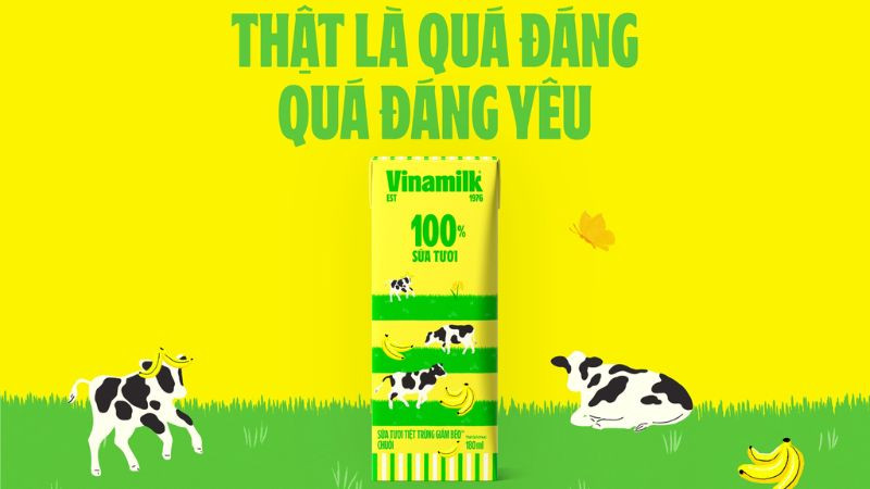 Bao bì sữa tươi Vinamilk vị chuối màu vàng nổi bật thu hút người tiêu dùng, dễ dàng tìm thấy khi mua sữa chuối Vinamilk.