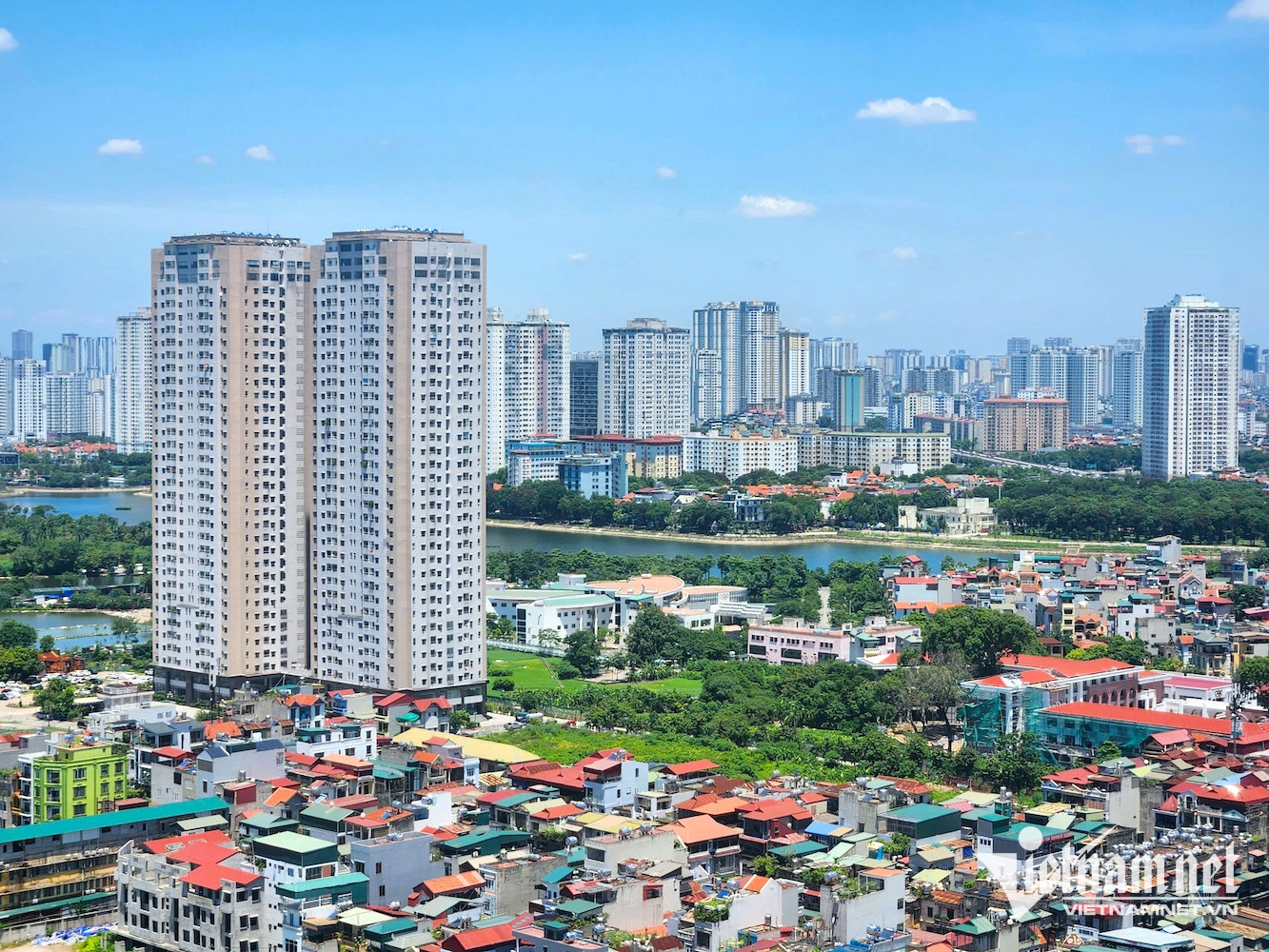 Biểu đồ biến động gia chung cu Ha Noi, thể hiện xu hướng tăng trưởng liên tục trong thập kỷ qua