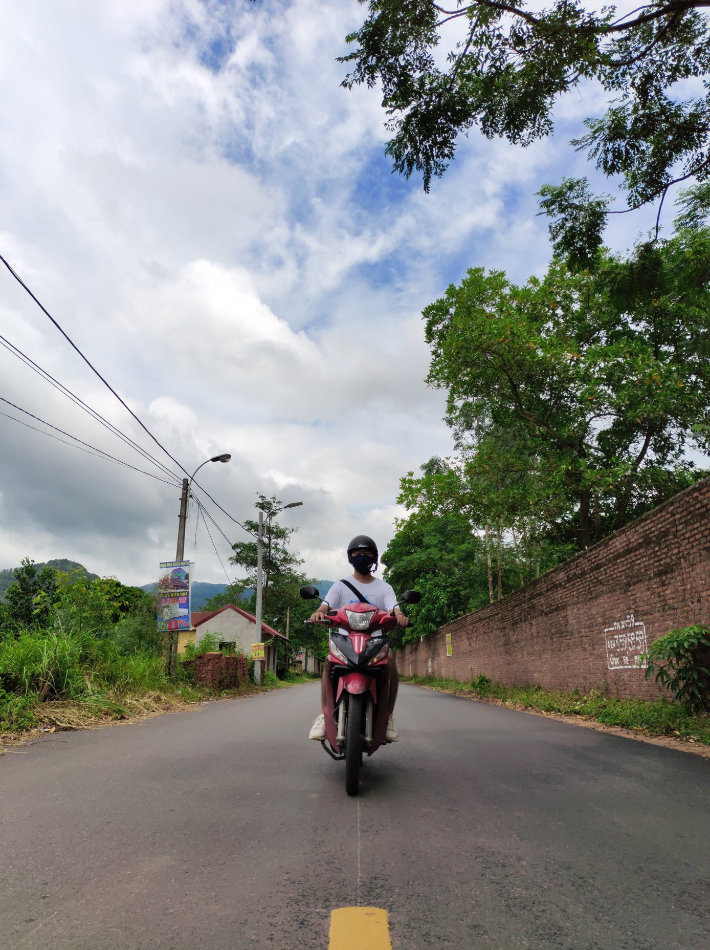 Hành trình dài 44.444 km, vượt qua chu vi trái đất, của một chiếc xe máy