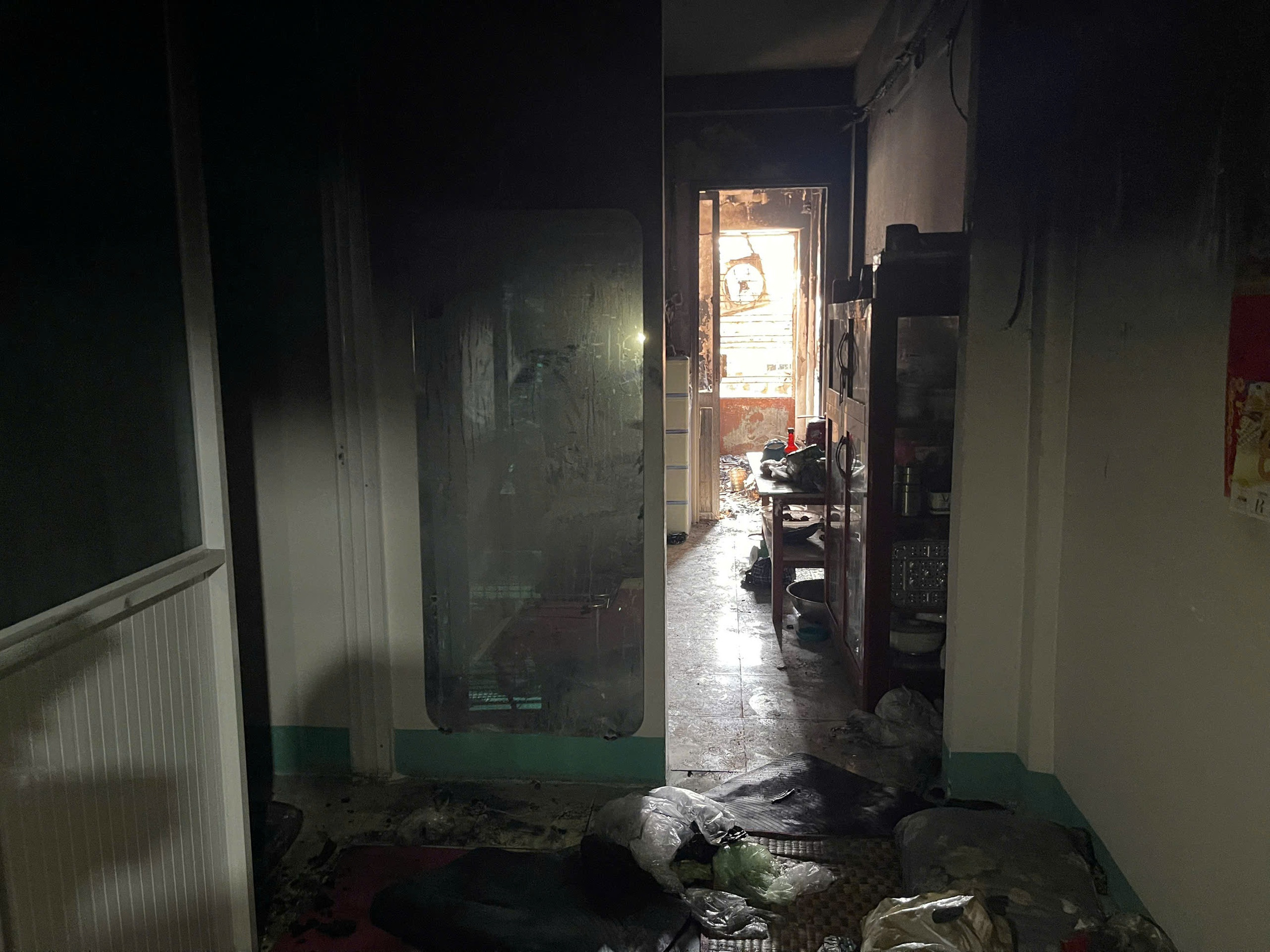 Hiện trường vụ cháy chung cư Độc Lập gây hậu quả nghiêm trọng với nhiều thiệt hại