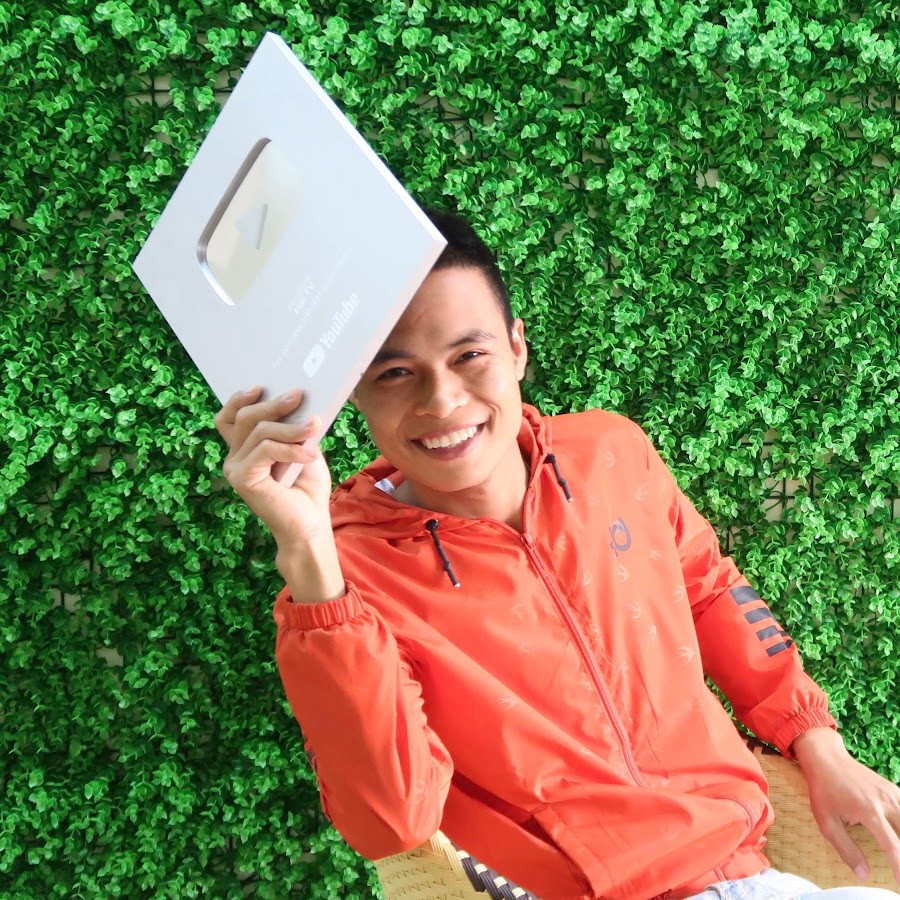 Lê Văn Hải, người sáng lập kênh Gia đình Hải Sen, nổi tiếng trên mạng xã hội