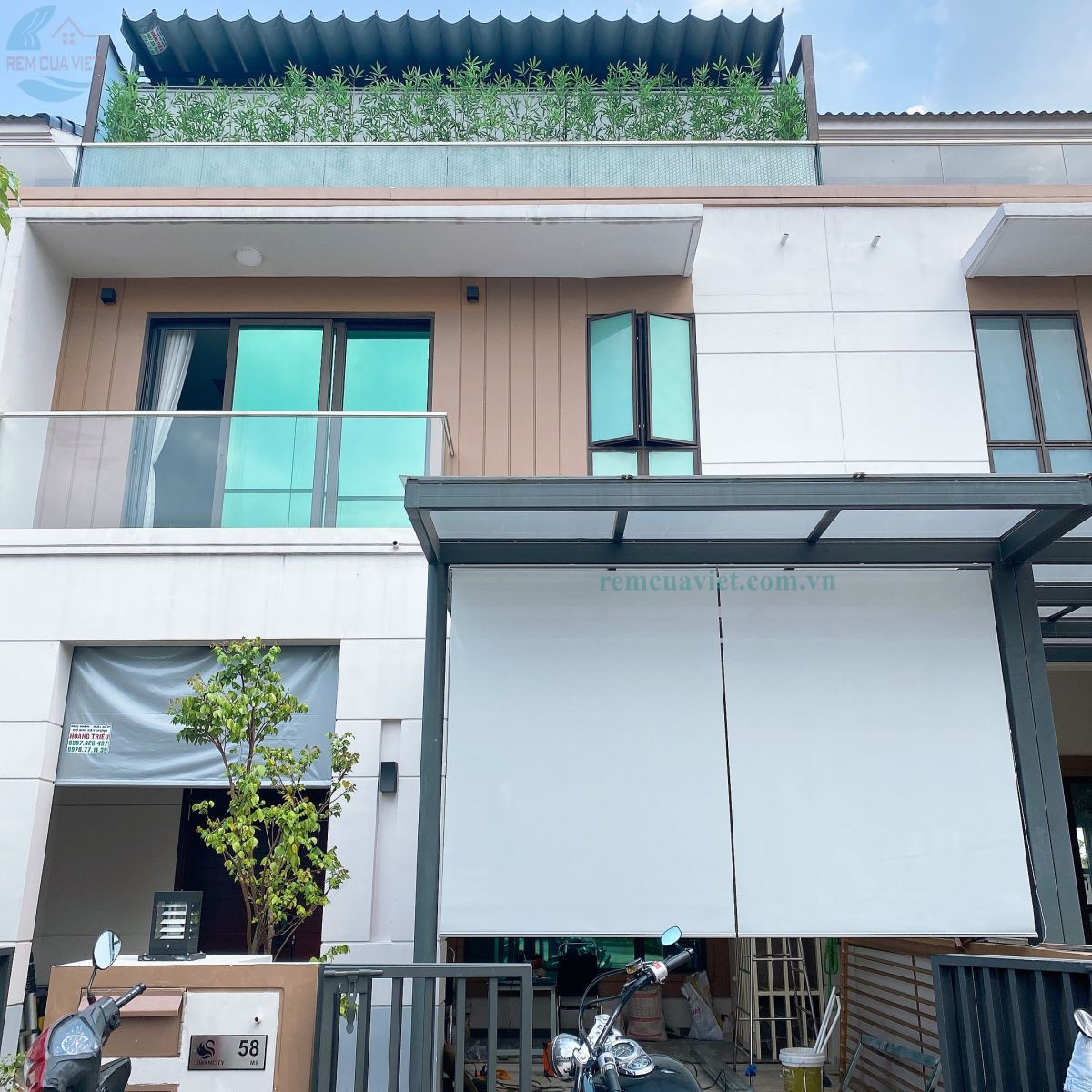 Rèm ban công chung cư bảo vệ không gian sống khỏi nắng mưa