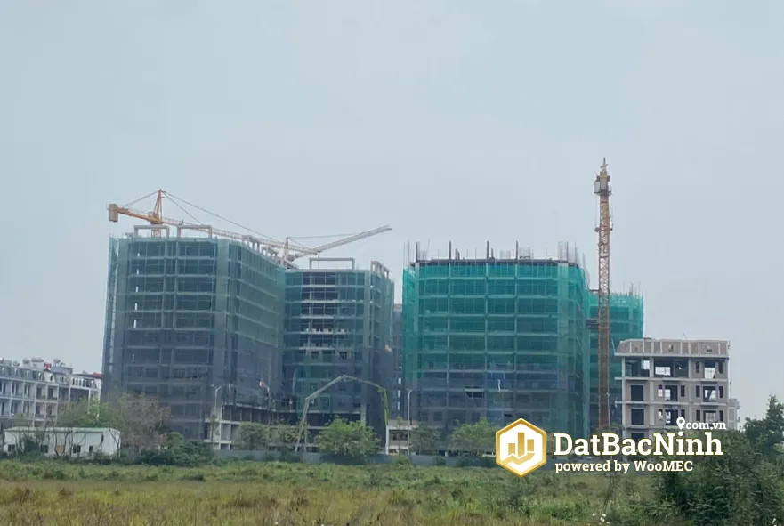 Tiến độ hoàn thiện mặt ngoài các tòa chung cư Tùng Bách Quế Võ