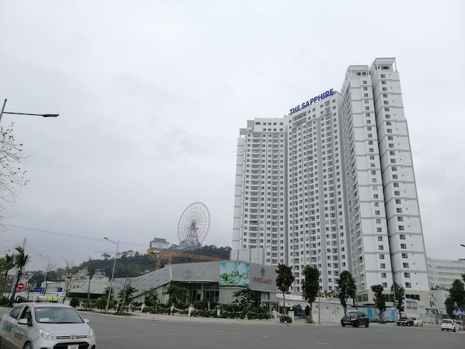 Toàn cảnh dự án The Sapphire Residence Hạ Long với vị trí đắc địa ven biển, nhìn từ trên cao, minh họa quy mô tổng thể của khu chung cư sapphire hạ long