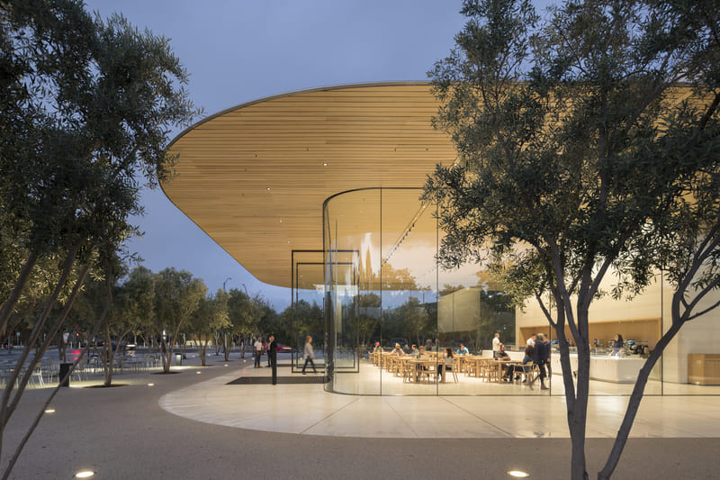 Trung tâm Du khách Apple Park mang đến cho chúng ta một nơi để học hỏi, khám phá, mua sắm và hơn thế nữa