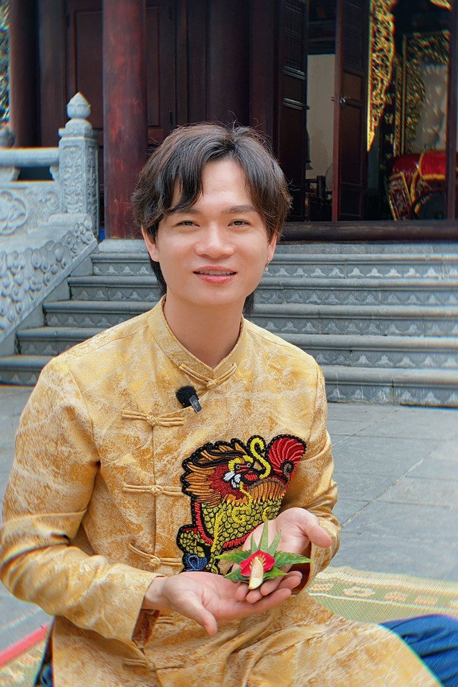 Tuấn Cry với ánh mắt đầy suy tư về hành trình âm nhạc từ quê hương Bắc Ninh