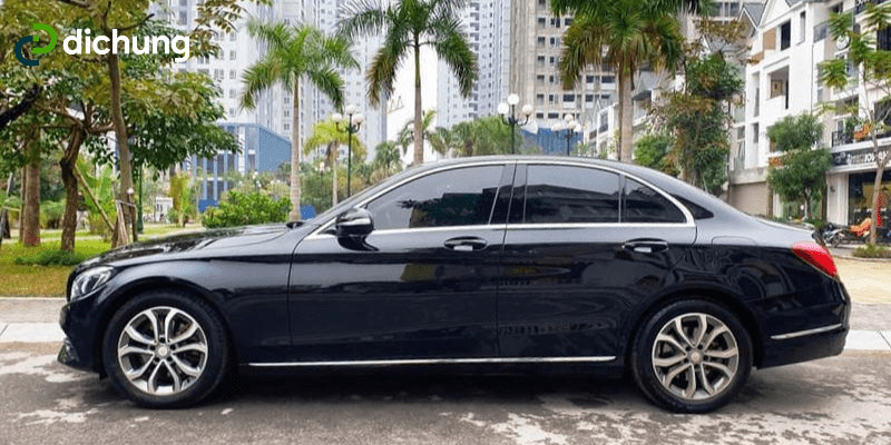 Xe ô tô đời mới chuẩn bị cho chuyến đi Cần Thơ Sài Gòn