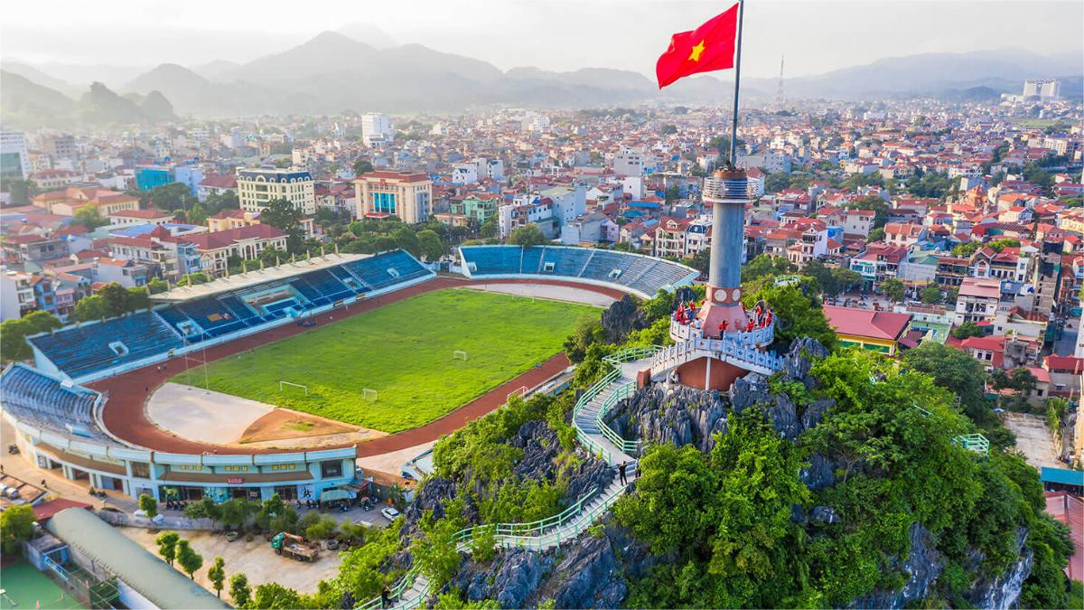 Biển số 12 thuộc tỉnh Lạng Sơn, hình ảnh minh họa xe gắn máy trên đường phố