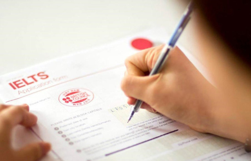 Biểu đồ minh họa quy trình và thời gian nhận chứng chỉ IELTS sau kỳ thi.