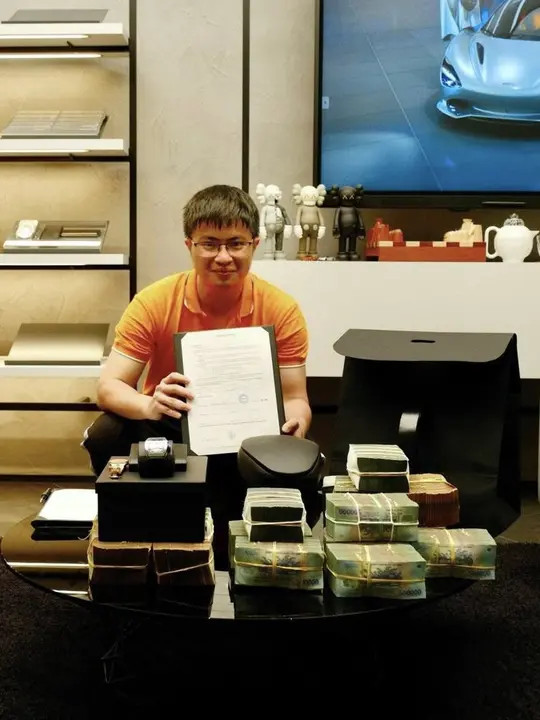 Mr Pips Quê Ở Đâu? Hé Lộ Sự Thật Về Ông Hoàng Khoe Khoang