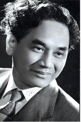 Chân dung nhà thơ Xuân Diệu, tác giả nổi tiếng của Thơ Mới, một trong những đại diện tiêu biểu của văn học Việt Nam, gắn liền với câu hỏi Xuân Diệu quê ở đâu.