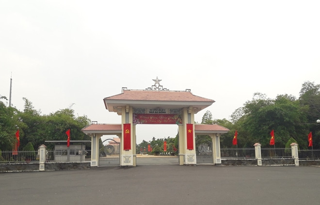 Cổng chính khu tưởng niệm Ngã Ba Giồng Hóc Môn, biểu tượng lịch sử Ngã Ba Giồng ở đâu