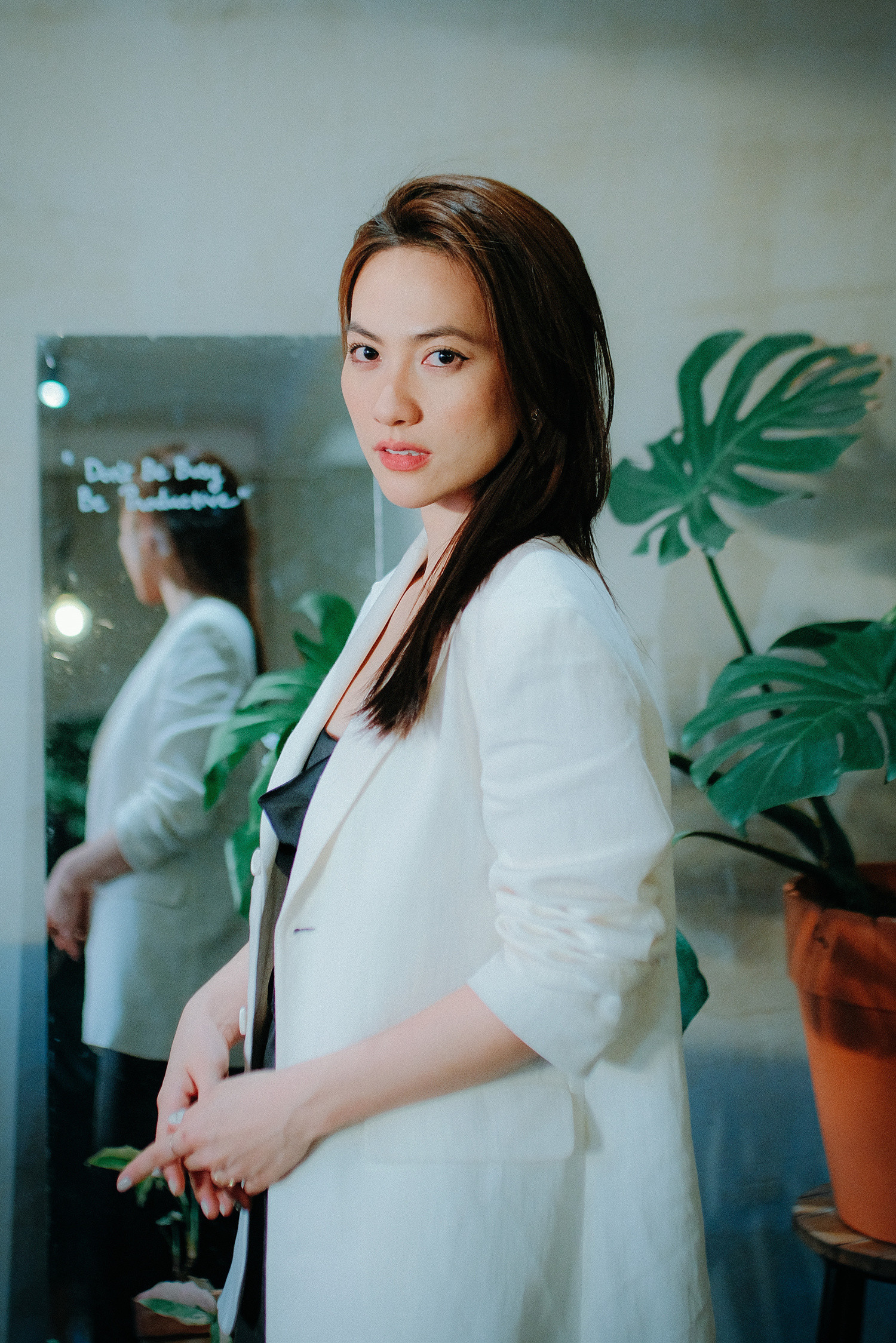 Phương Anh Đào Quê Ở Đâu: Hành Trình Từ Miền Tây Sông Nước Đến Ánh Hào Quang