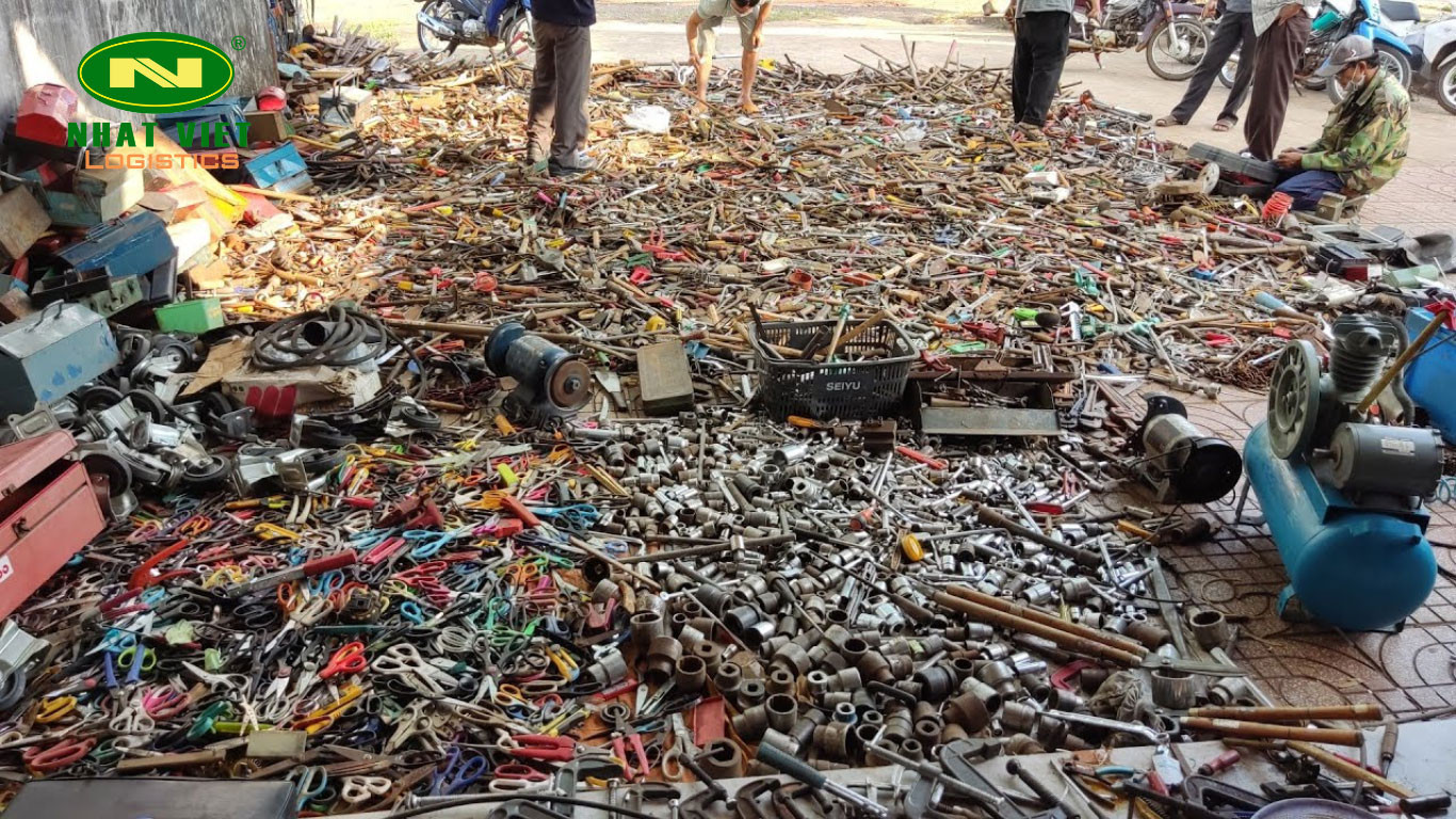 Kho hàng bãi Nhật rộng lớn, nơi tìm **mua hàng bãi Nhật ở đâu** chất lượng cao