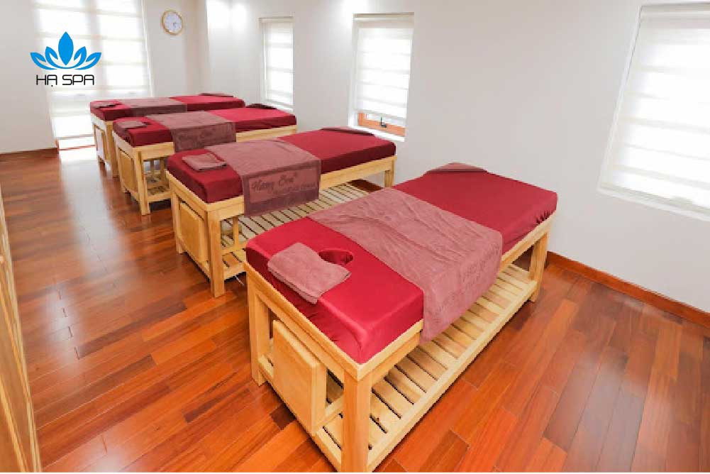Không gian sang trọng tại Hương Sen Healthcare, nơi cung cấp dịch vụ massage toàn thân cho nữ