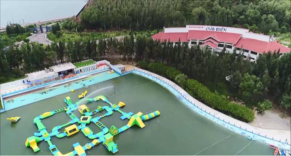 Khu du lịch Cửa Biển nhìn từ trên cao, thể hiện vị trí biển Quy Nhơn