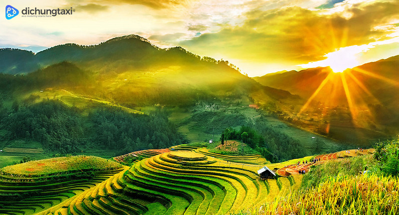 Khung cảnh núi non hùng vĩ trên đường đi Sapa