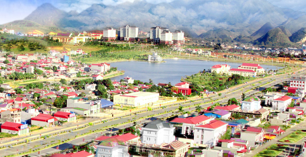 Khung cảnh núi non hùng vĩ và ruộng bậc thang tại Lai Châu