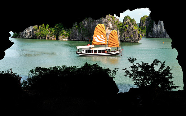 Kiến tạo đá vôi độc đáo của Vịnh Hạ Long