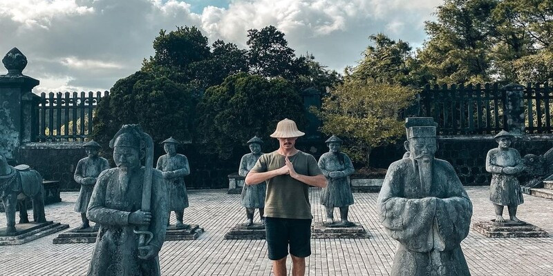 Vị trí **vịnh Lăng Cô ở đâu** và tiềm năng bất động sản nghỉ dưỡng Lăng vua Khải Định