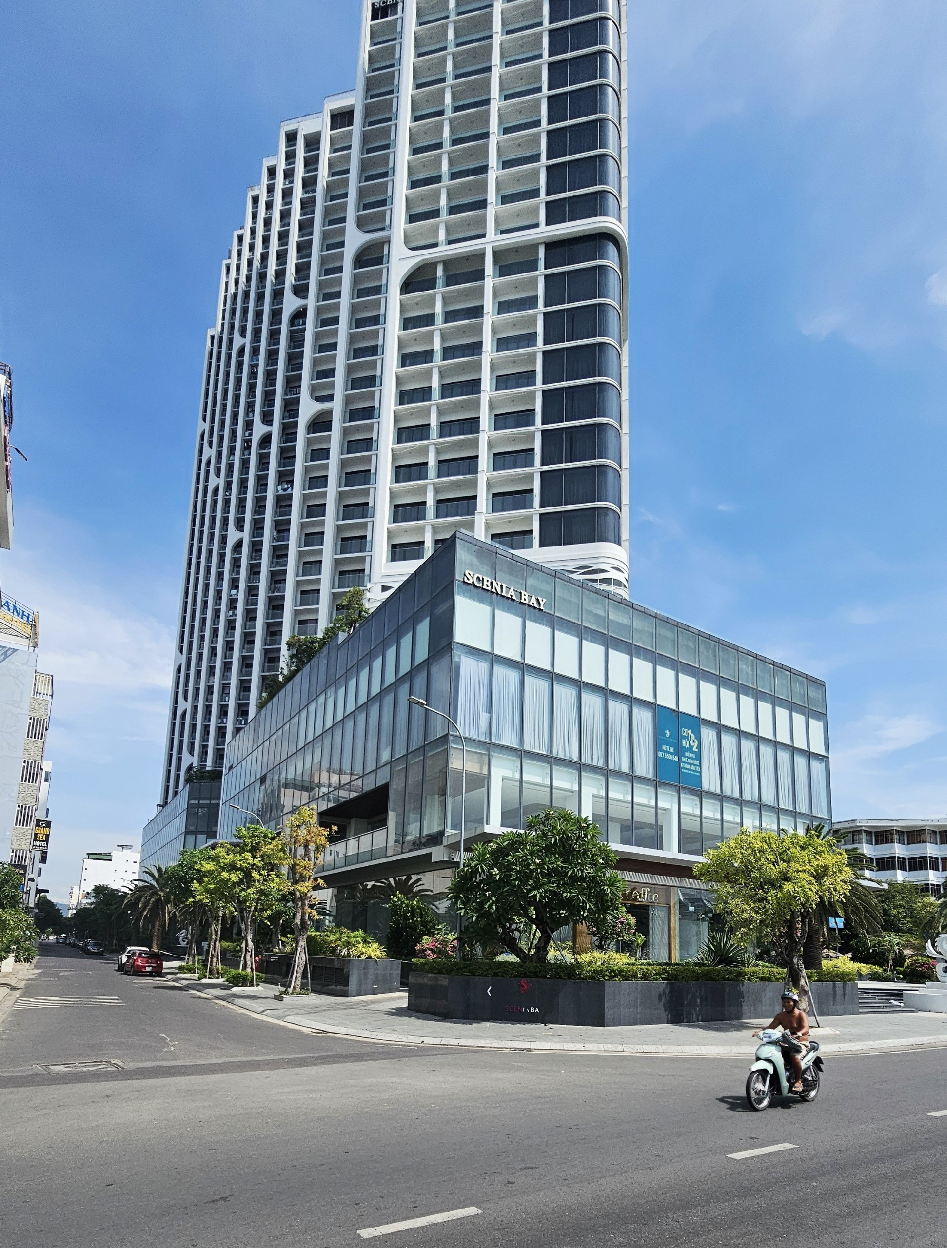 Mặt tiền chung cư Scenia Bay Nha Trang tọa lạc tại phường Vĩnh Hải