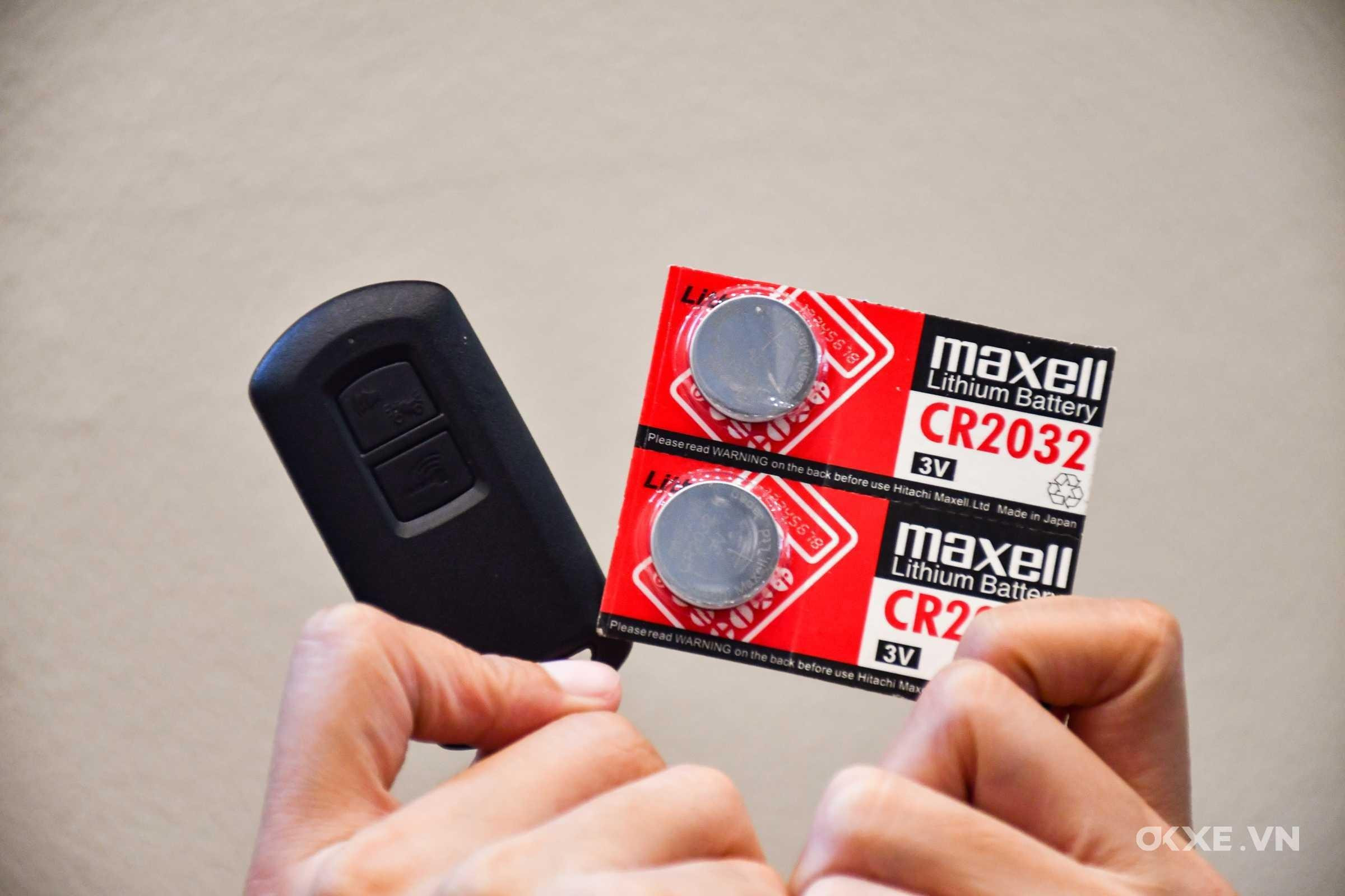 Mẫu pin cúc áo CR2032 phổ biến cho khóa smartkey Honda, Yamaha