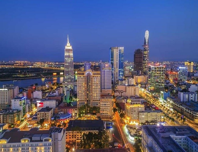 Một căn hộ chung cư hiện đại với tầm nhìn đẹp tại Quận 1 sẵn sàng cho thuê