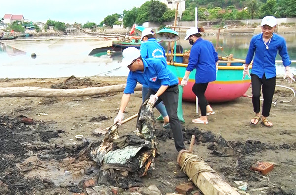 Nguyễn Đắc Tuấn phát biểu trong hoạt động Đoàn tại Nghi Thủy