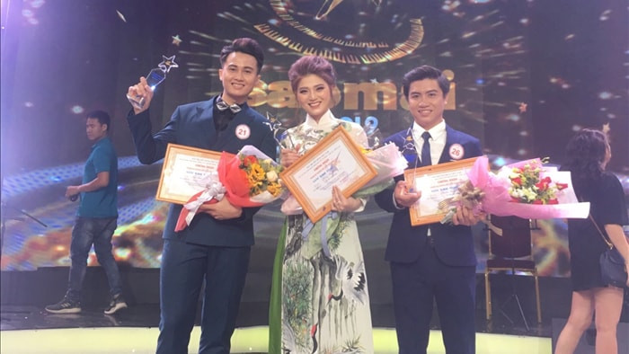 Nông Thị Sim với vẻ đẹp tự nhiên, giọng hát ấn tượng của người con dân tộc Cao Lan