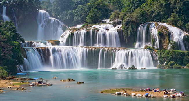 Khám Phá Thác Bản Giốc ở Đâu: Điểm Đến Huyền Thoại Cao Bằng Thác Bản Giốc đẹp mơ màng