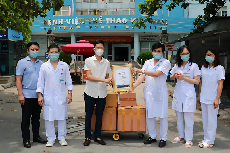 Vận động viên và chuyên gia tại Bệnh viện Thể thao